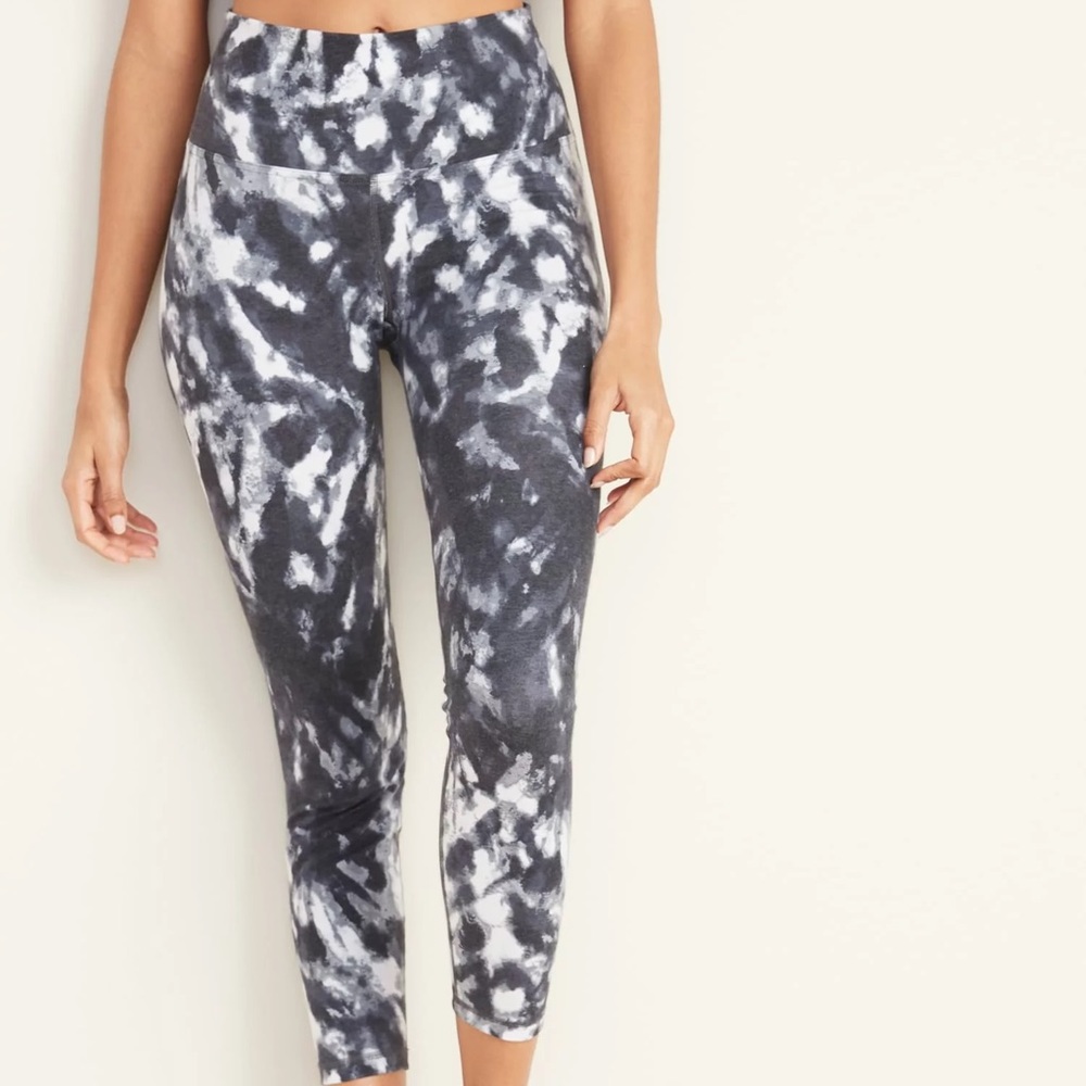 Old Navy Balance Legging